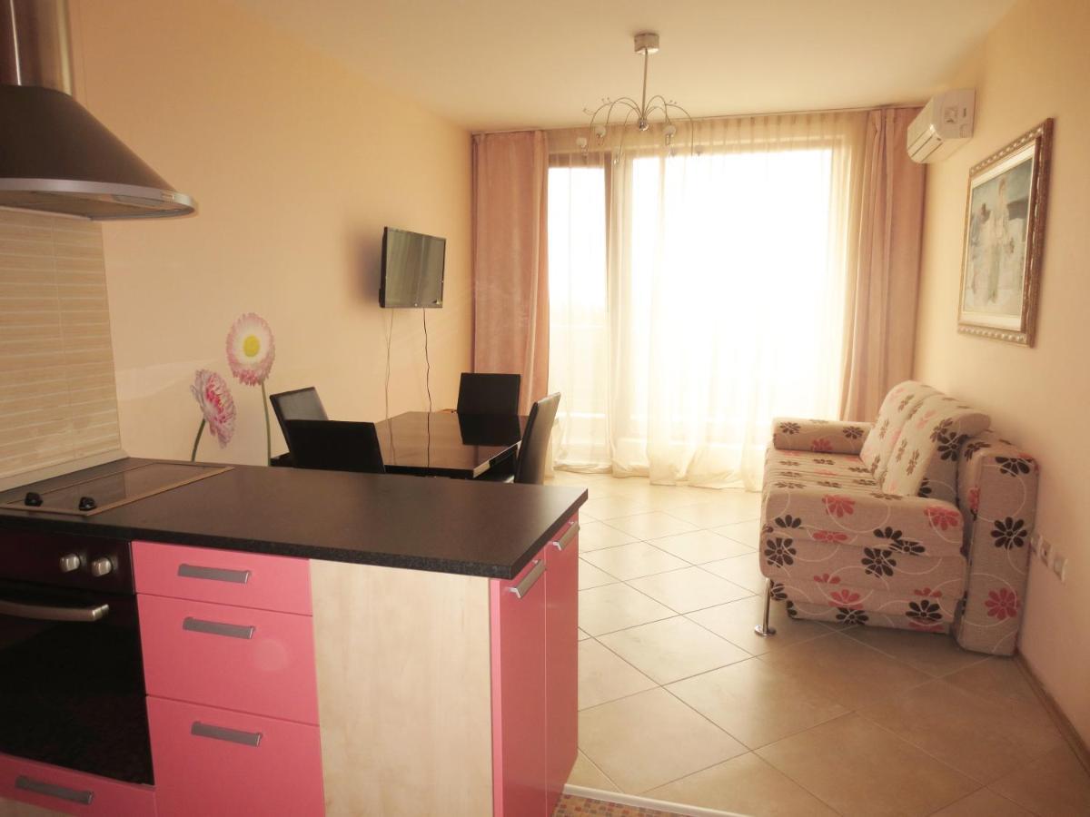 Fantasy Saint Constantine And Helena Apartment *